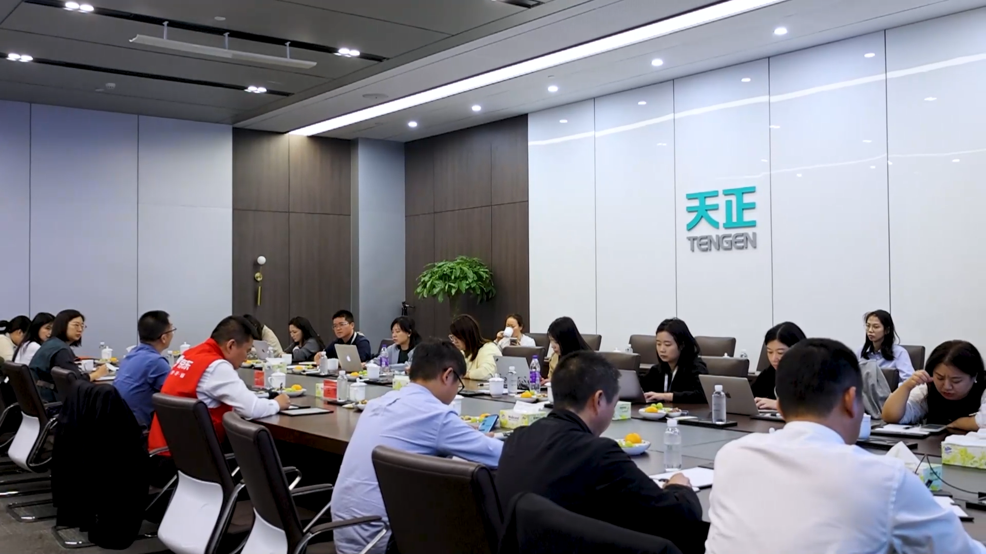 京东工业走进壹定发官网，探访产业数智化之路！